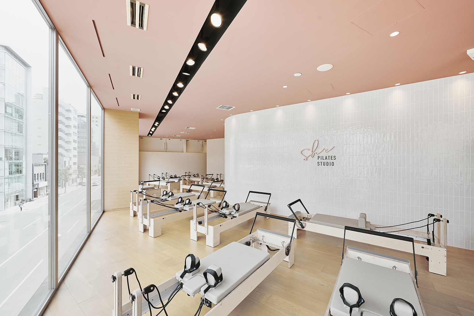 she PILATES STUDIO