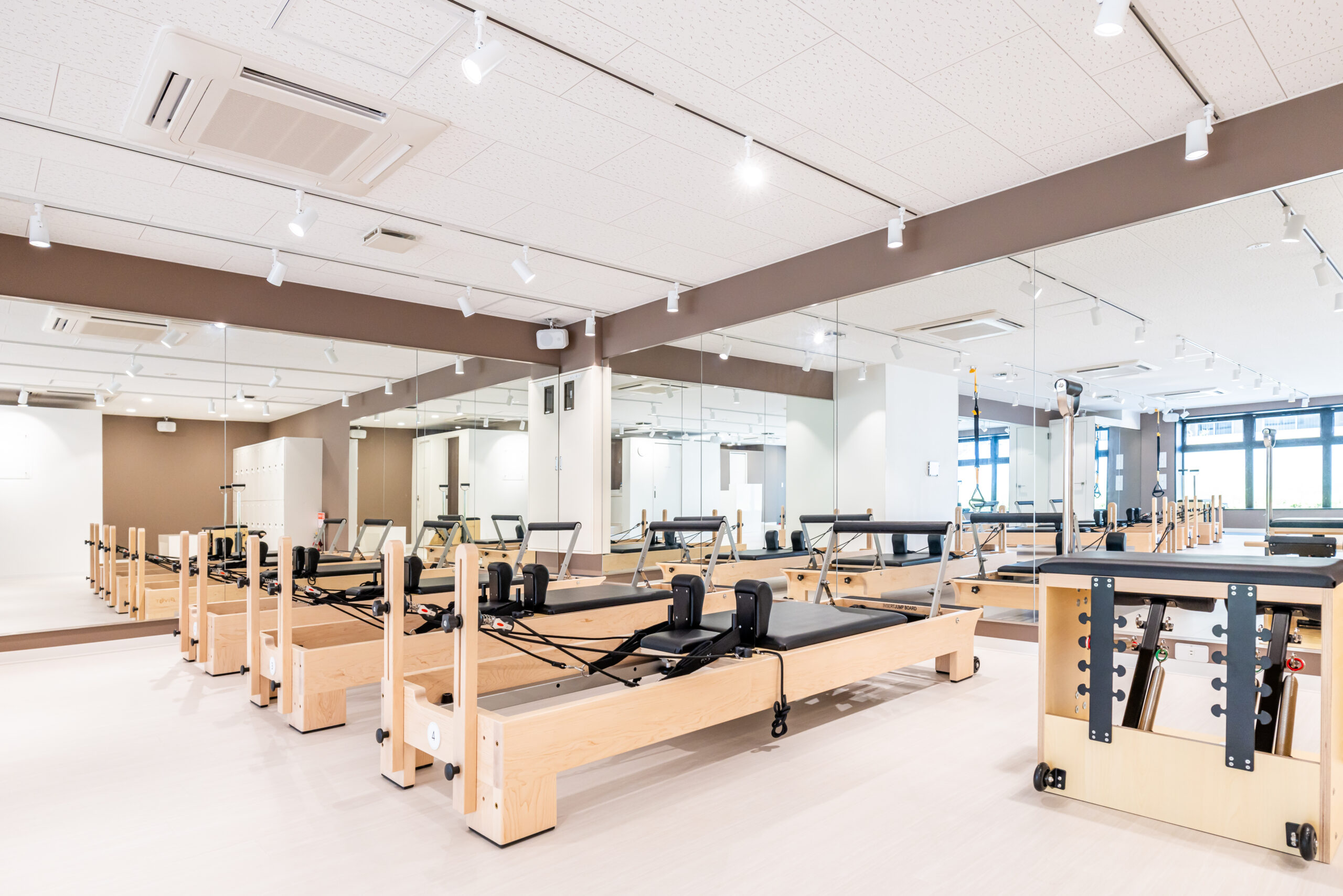 URBAN CLASSIC PILATES 福岡天神